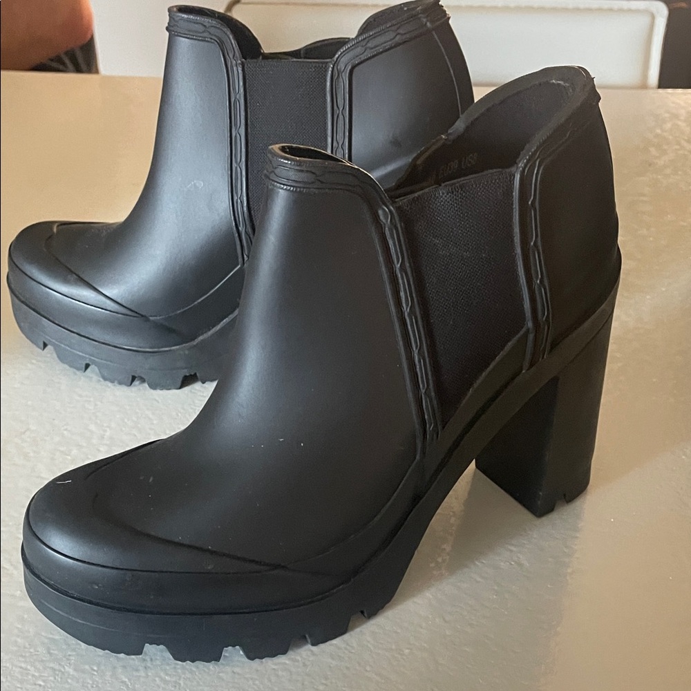 Hunter Black Heeled Boots for Women